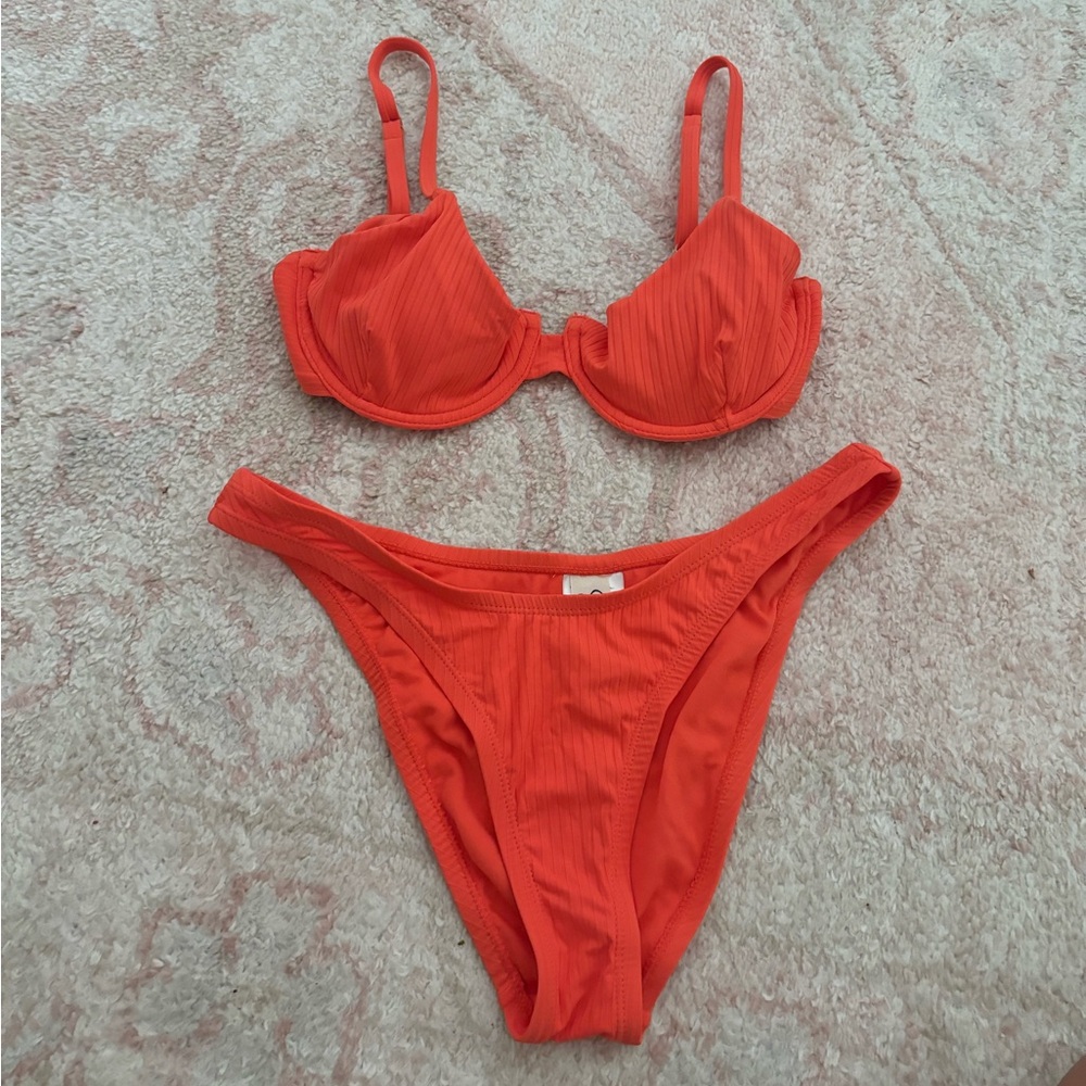 Jessica Simpson - suit SMALL